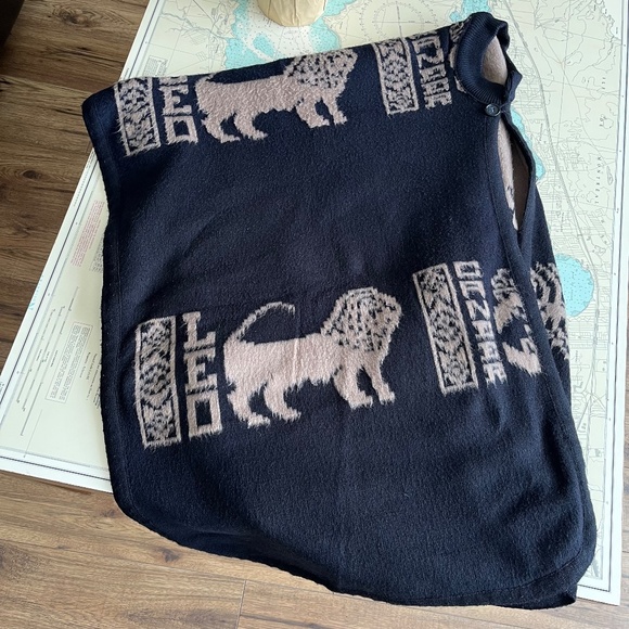 Vintage Jackets & Blazers - Astrological Cancer / Leo Cape